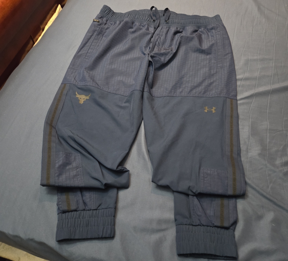 Under Armour Men’s Dark Navy Athletic Jogger Sweatpants